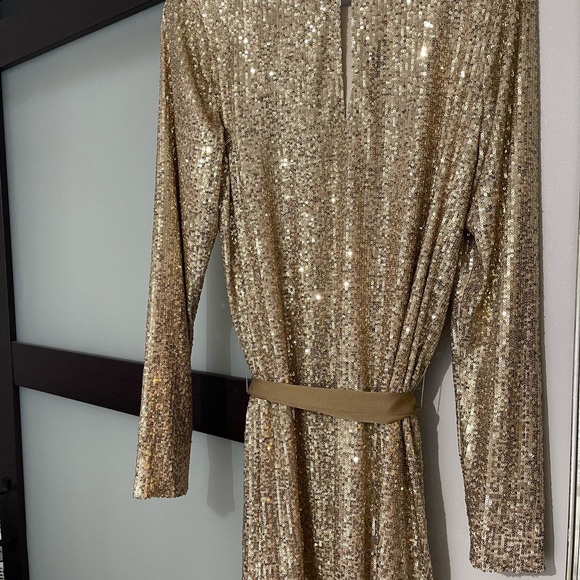 Ramy brook gold sequin dress gorgeous! Perfect the the upcoming holidays!! - Picture 3 of 6